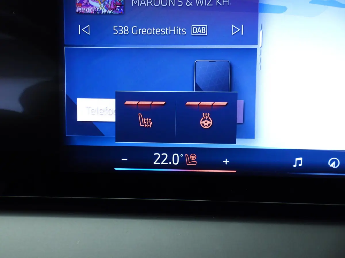 30e xDrive | M-Sportpakket | LED | Leder | HUD | Active cruise | Panoramadak | Trekhaak | DAB | Harman-kardon sound | Alu 20 inch