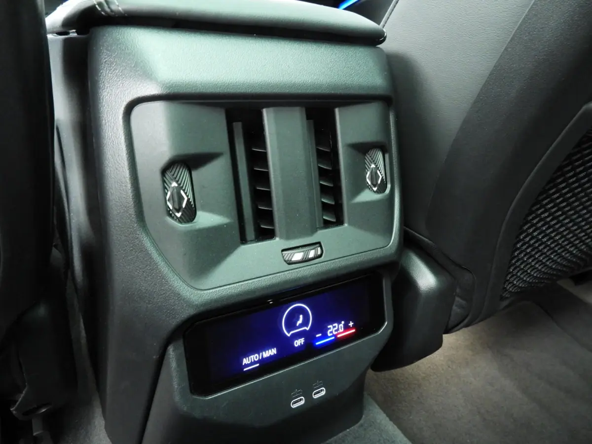 30e xDrive | M-Sportpakket | LED | Leder | HUD | Active cruise | Panoramadak | Trekhaak | DAB | Harman-kardon sound | Alu 20 inch