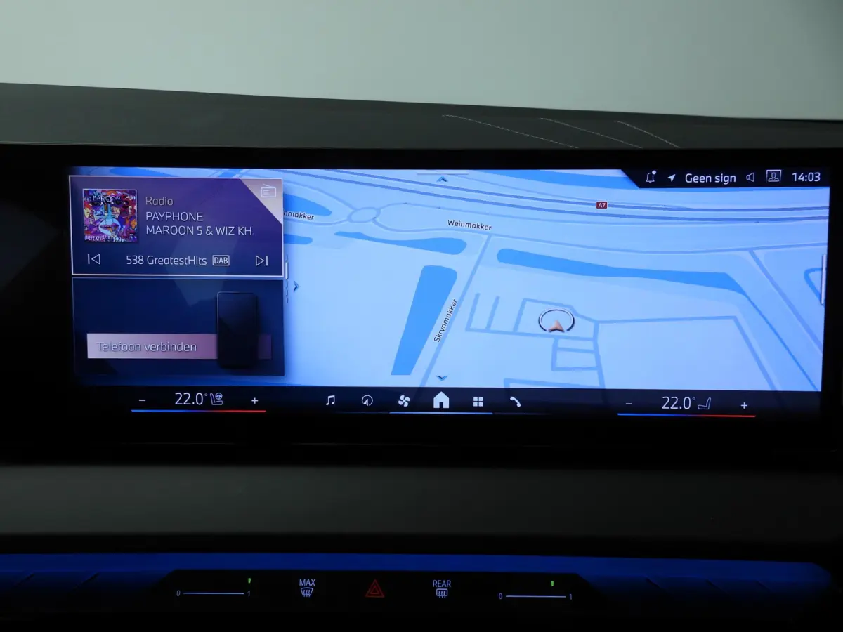 30e xDrive | M-Sportpakket | LED | Leder | HUD | Active cruise | Panoramadak | Trekhaak | DAB | Harman-kardon sound | Alu 20 inch