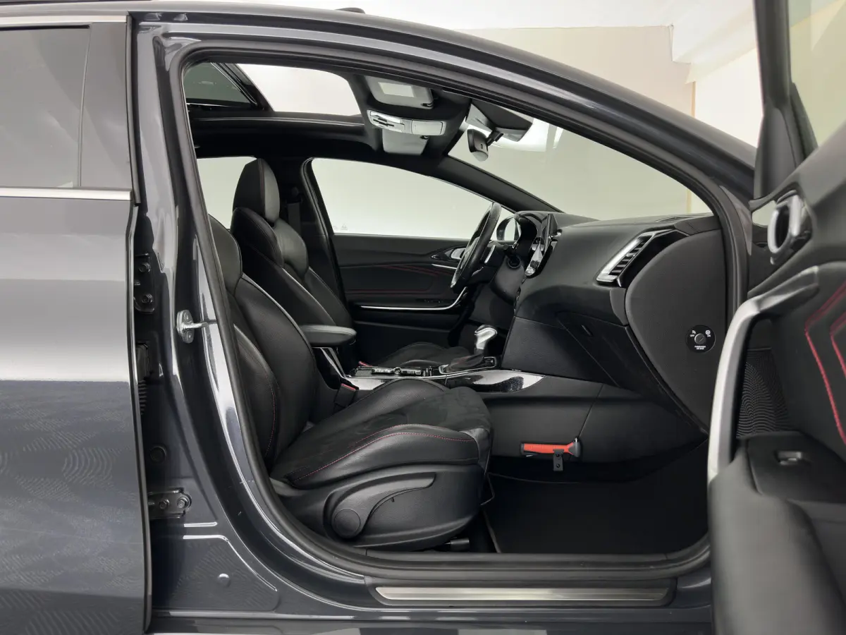 1.6 T-GDi GT-Styling (INCL-BTW) *PANO | LEATHER-MICROFIBRE | JBL-AUDIO | FULL-LED | MEMORY-PACK | ADAPTIVE-CRUISE | BLINDSPOT | HEATED-SPORTSEATS | CAMERA | KEYLESS | DIGI-COCKPIT | NAVI-FUL