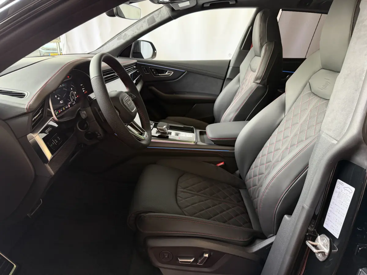 60 TFSI E COMPETITION LUCHTVERING SOFT.CLOSE 23''LMV B&O ACHTERAS.BST VALCONA LEER TREKHAAK HEADUP CARBON.INT MATRIX/LASER NIEUWE ONGEBRUIKTE AUTO