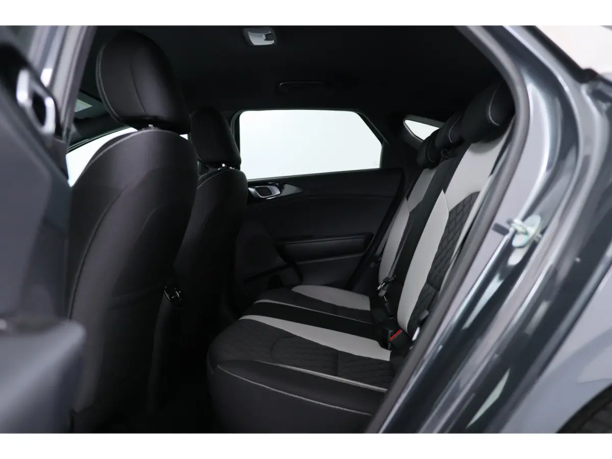1.0 T-GDI GT-Line Edition | Camera | Navigatie | Climate control | DAB | Cruise control | Parkeersensoren | Lichtmetalen Velgen