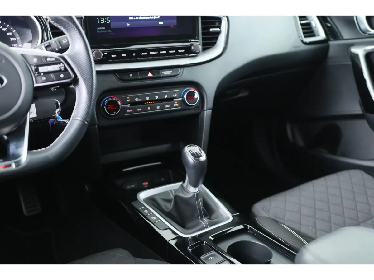 1.0 T-GDI GT-Line Edition | Camera | Navigatie | Climate control | DAB | Cruise control | Parkeersensoren | Lichtmetalen Velgen