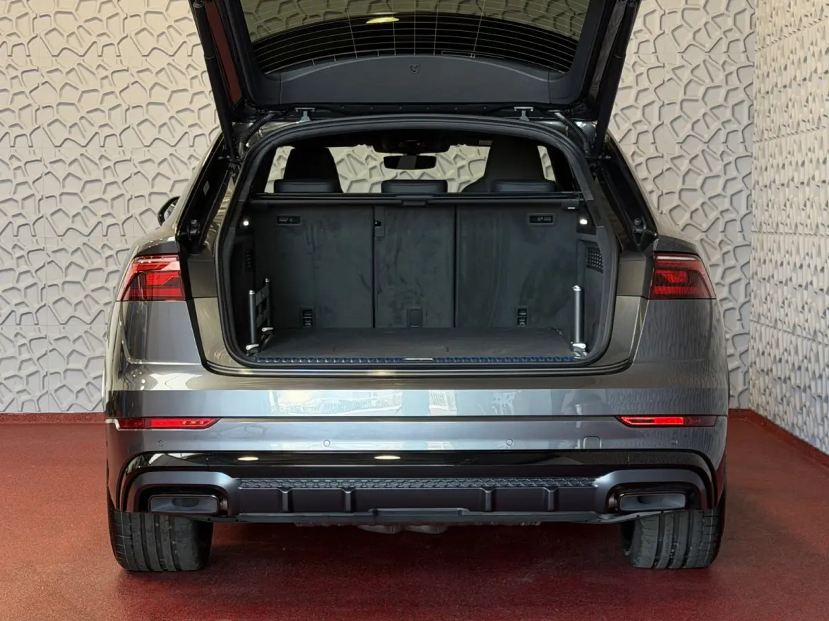 60 TFSI E COMPETITION LUCHTVERING SOFT.CLOSE 23''LMV B&O ACHTERAS.BST VALCONA LEER TREKHAAK HEADUP CARBON.INT MATRIX/LASER NIEUWE ONGEBRUIKTE AUTO