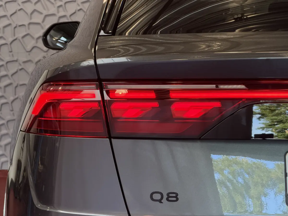 60 TFSI E COMPETITION LUCHTVERING SOFT.CLOSE 23''LMV B&O ACHTERAS.BST VALCONA LEER TREKHAAK HEADUP CARBON.INT MATRIX/LASER NIEUWE ONGEBRUIKTE AUTO