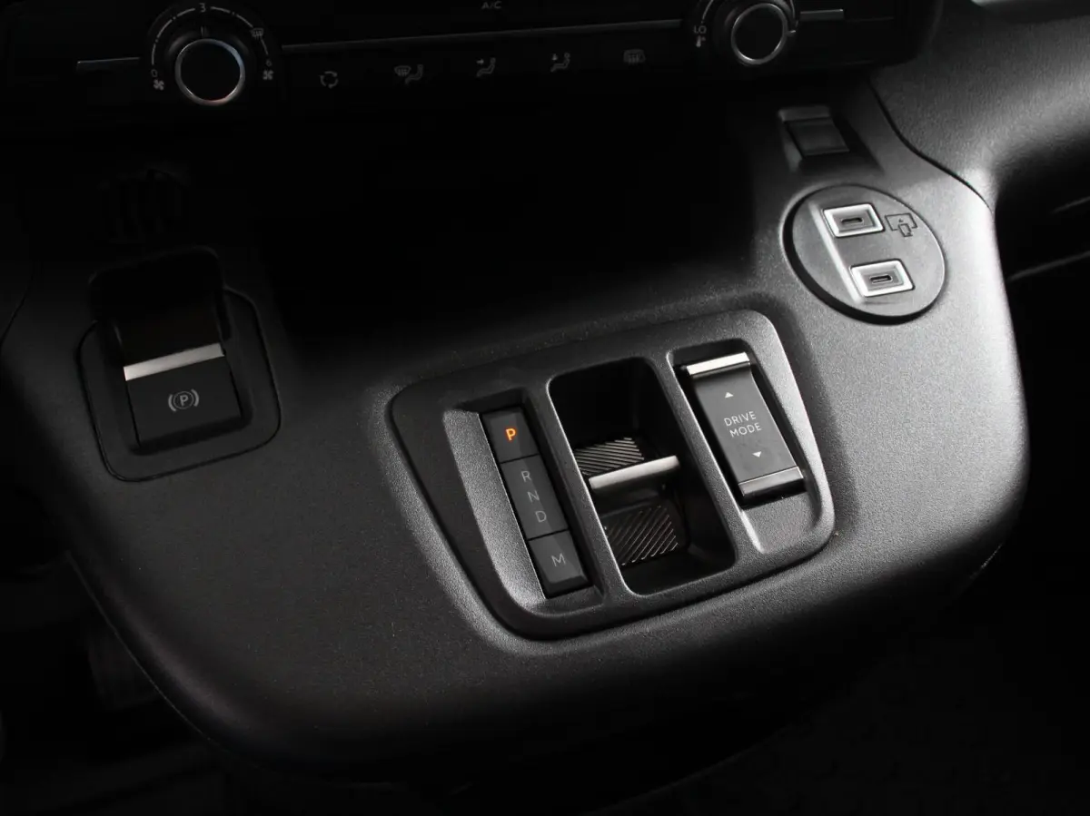 1.5 BlueHDi 130 S&S L2 Apple Carplay Trekhaak Navigatie Camera Cruise Control Airco Parkeersensoren