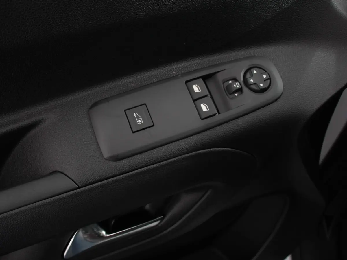 1.5 BlueHDi 130 S&S L2 Apple Carplay Trekhaak Navigatie Camera Cruise Control Airco Parkeersensoren