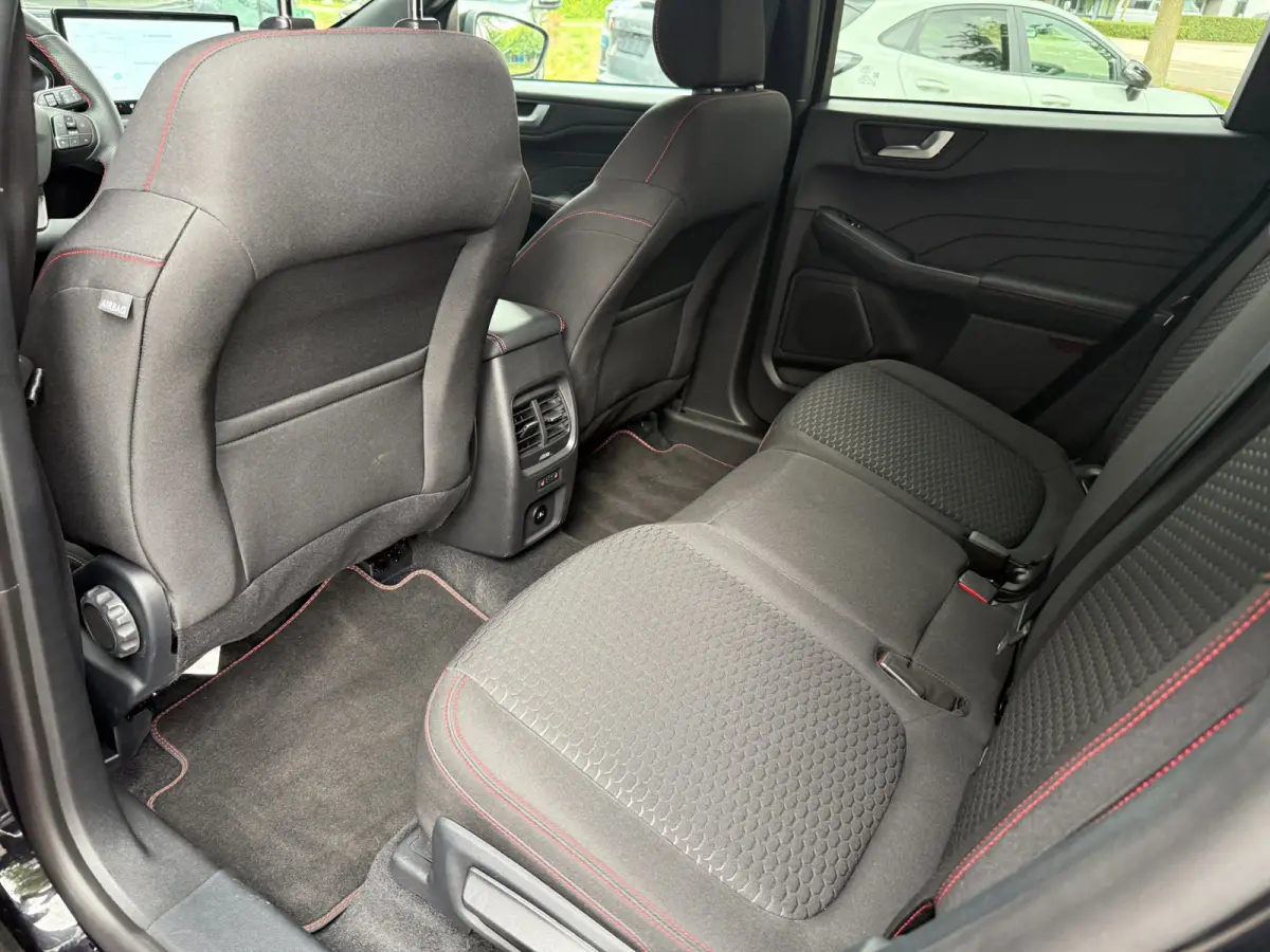 2.5 PHEV ST-Line Winter, Adop LED, HUD, Navi, Camera etc. etc.