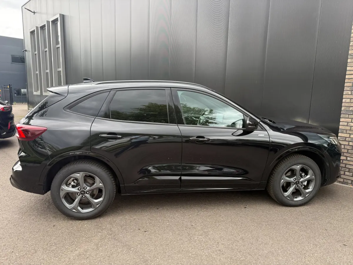 2.5 PHEV ST-Line Winter, Adop LED, HUD, Navi, Camera etc. etc.