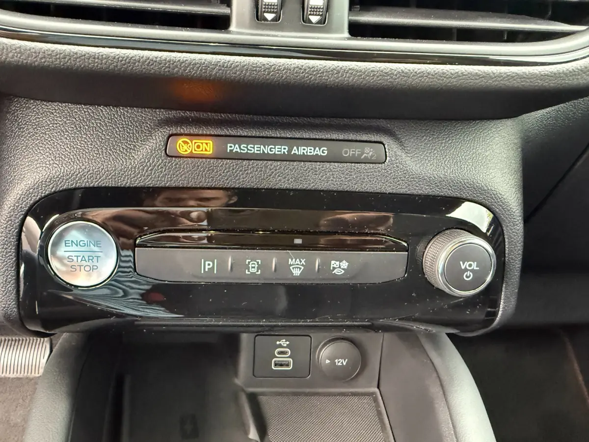 2.5 PHEV ST-Line Winter, Adop LED, HUD, Navi, Camera etc. etc.