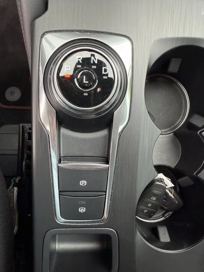 2.5 PHEV ST-Line Winter, Adop LED, HUD, Navi, Camera etc. etc.