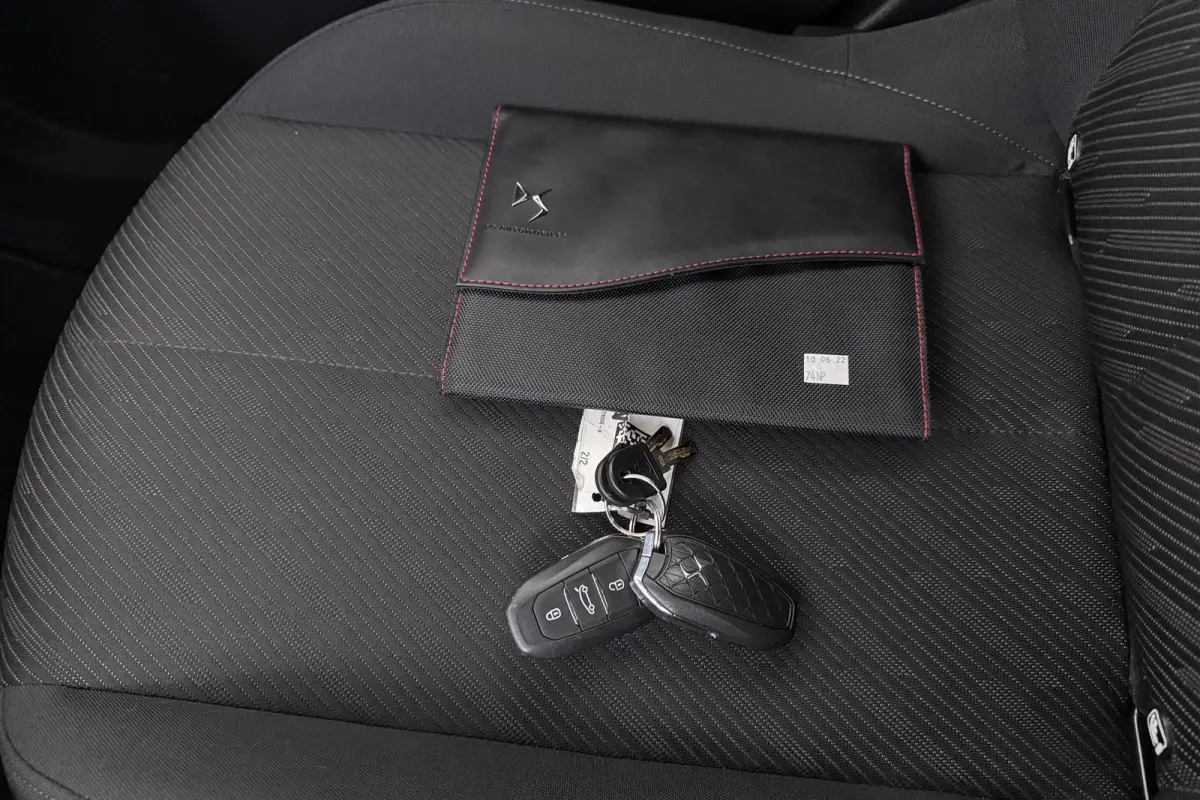 1.2 PureTech Business Trekhaak Carplay Cruise