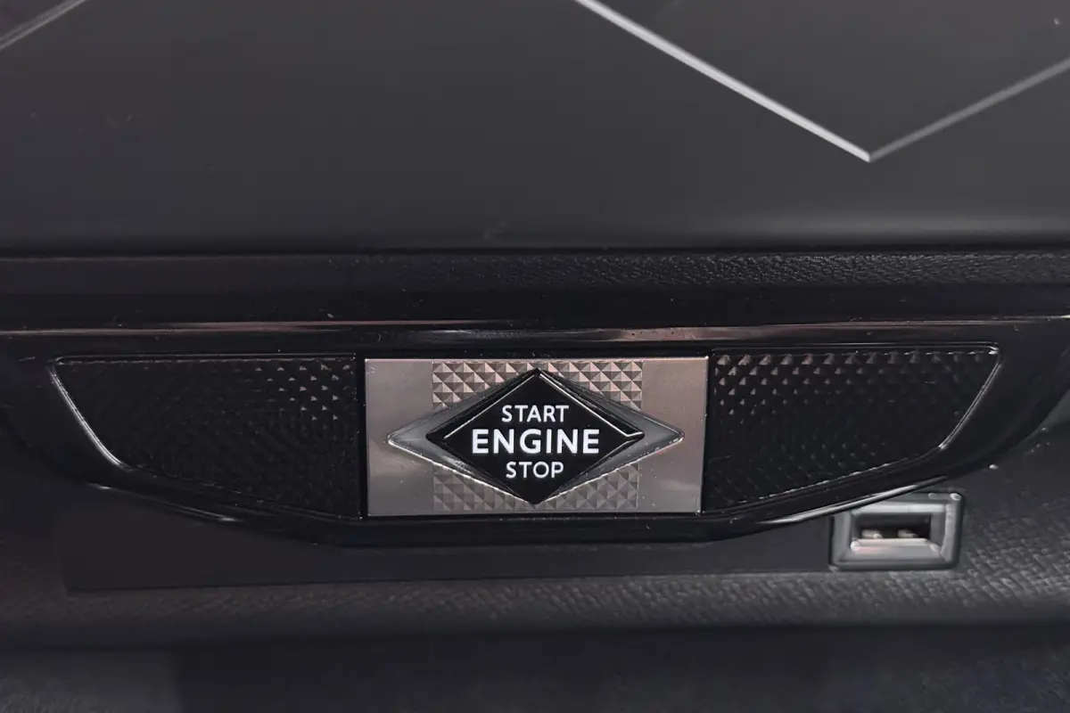 1.2 PureTech Business Trekhaak Carplay Cruise