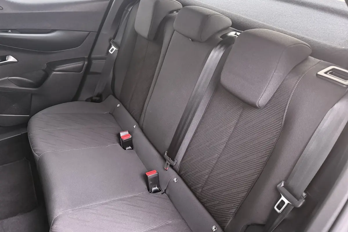 1.2 PureTech Business Trekhaak Carplay Cruise