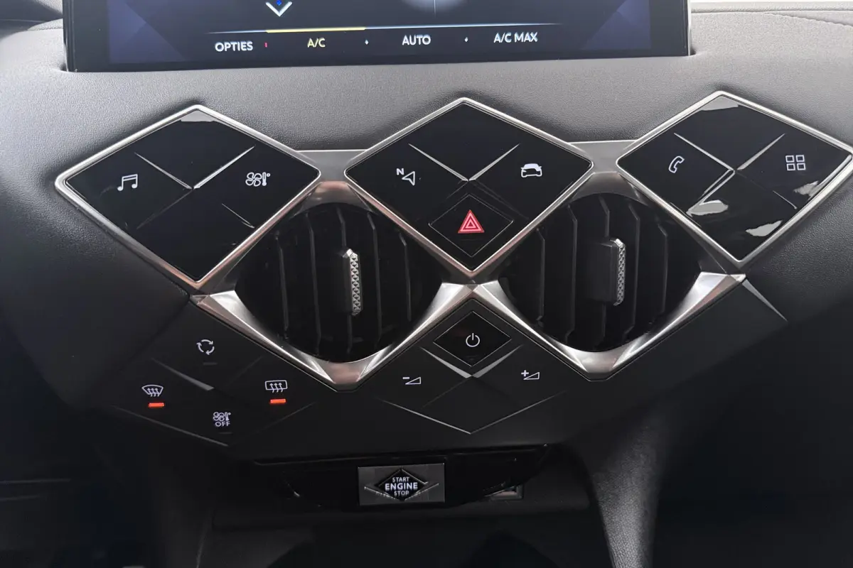 1.2 PureTech Business Trekhaak Carplay Cruise