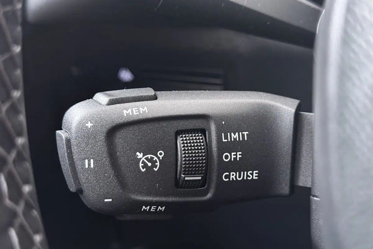 1.2 PureTech Business Trekhaak Carplay Cruise