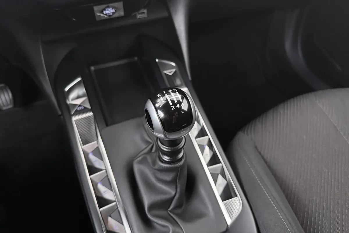 1.2 PureTech Business Trekhaak Carplay Cruise