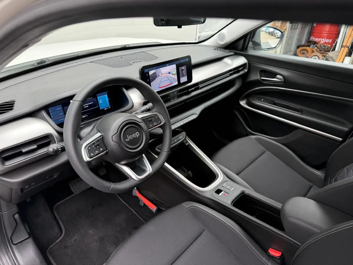 Altitude 54 kWh ACHTERUITRIJCAMERA| AIRCO AUTOMATISCH| ADAPTIEVE CRUISE CONTROL| KEYLESS ENTRY| VERWARMDE VOORRUIT| LEREN STUURWIEL|