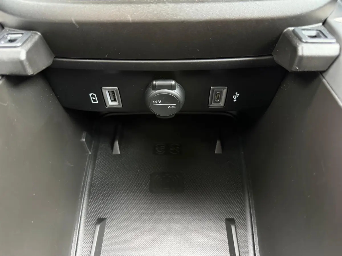 Altitude 54 kWh ACHTERUITRIJCAMERA| AIRCO AUTOMATISCH| ADAPTIEVE CRUISE CONTROL| KEYLESS ENTRY| VERWARMDE VOORRUIT| LEREN STUURWIEL|