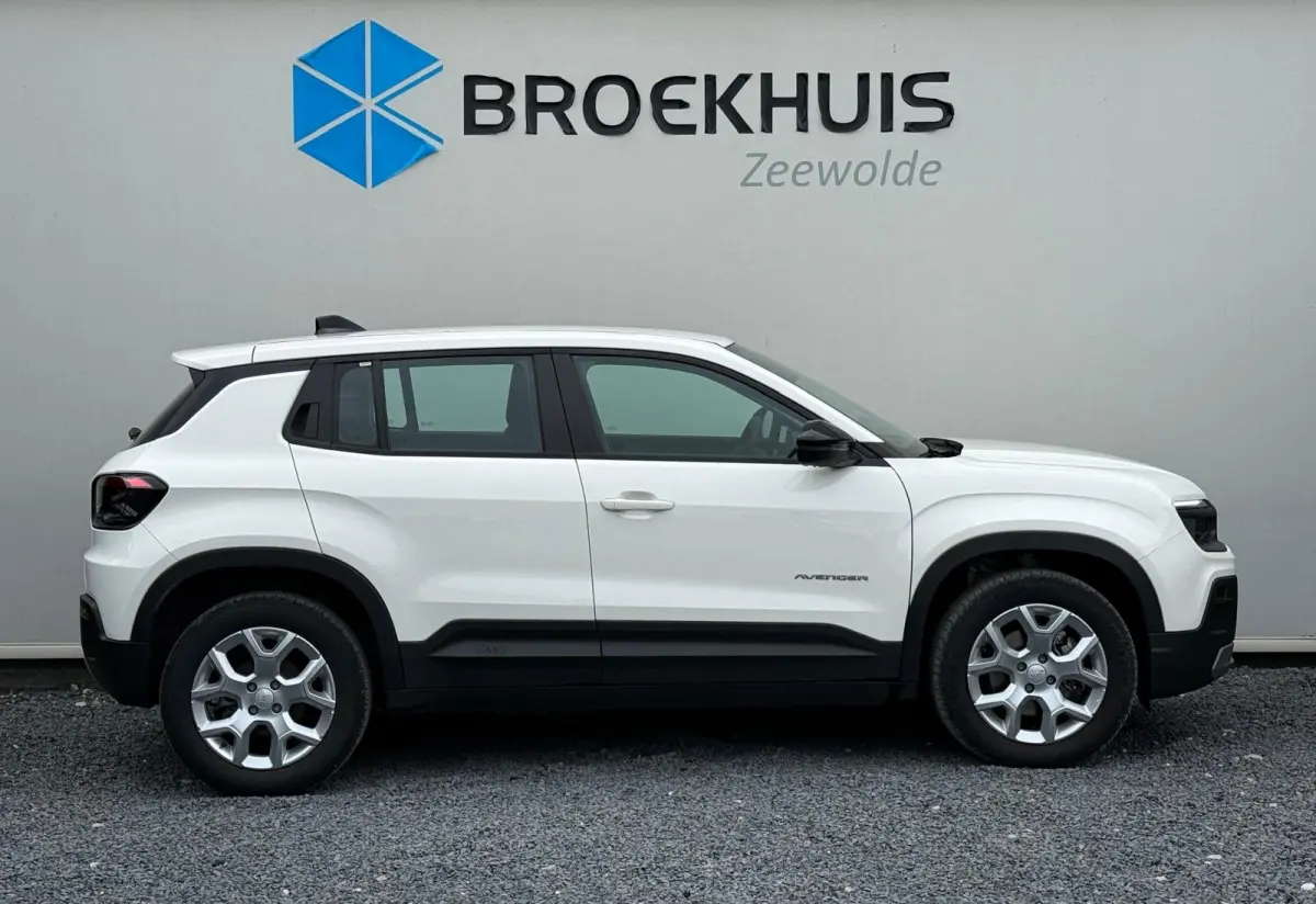 Altitude 54 kWh ACHTERUITRIJCAMERA| AIRCO AUTOMATISCH| ADAPTIEVE CRUISE CONTROL| KEYLESS ENTRY| VERWARMDE VOORRUIT| LEREN STUURWIEL|