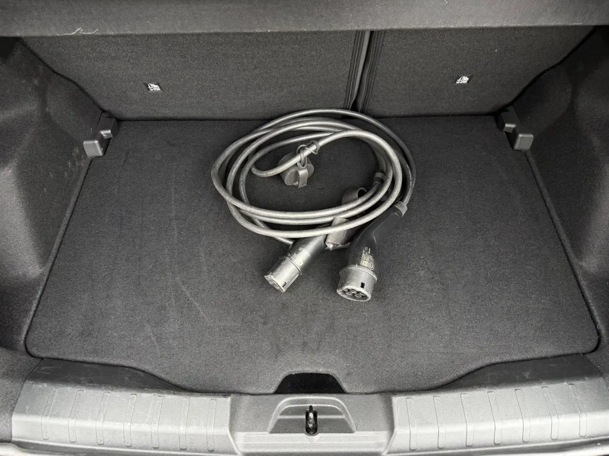 Altitude 54 kWh ACHTERUITRIJCAMERA| AIRCO AUTOMATISCH| ADAPTIEVE CRUISE CONTROL| KEYLESS ENTRY| VERWARMDE VOORRUIT| LEREN STUURWIEL|