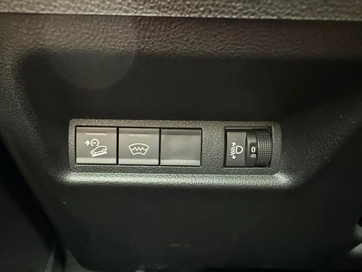 Altitude 54 kWh ACHTERUITRIJCAMERA| AIRCO AUTOMATISCH| ADAPTIEVE CRUISE CONTROL| KEYLESS ENTRY| VERWARMDE VOORRUIT| LEREN STUURWIEL|