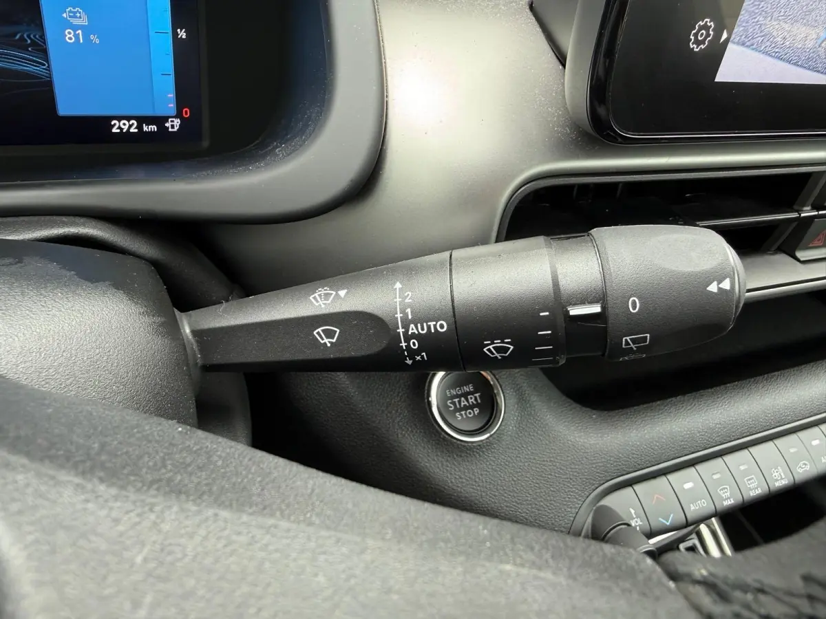 Altitude 54 kWh ACHTERUITRIJCAMERA| AIRCO AUTOMATISCH| ADAPTIEVE CRUISE CONTROL| KEYLESS ENTRY| VERWARMDE VOORRUIT| LEREN STUURWIEL|