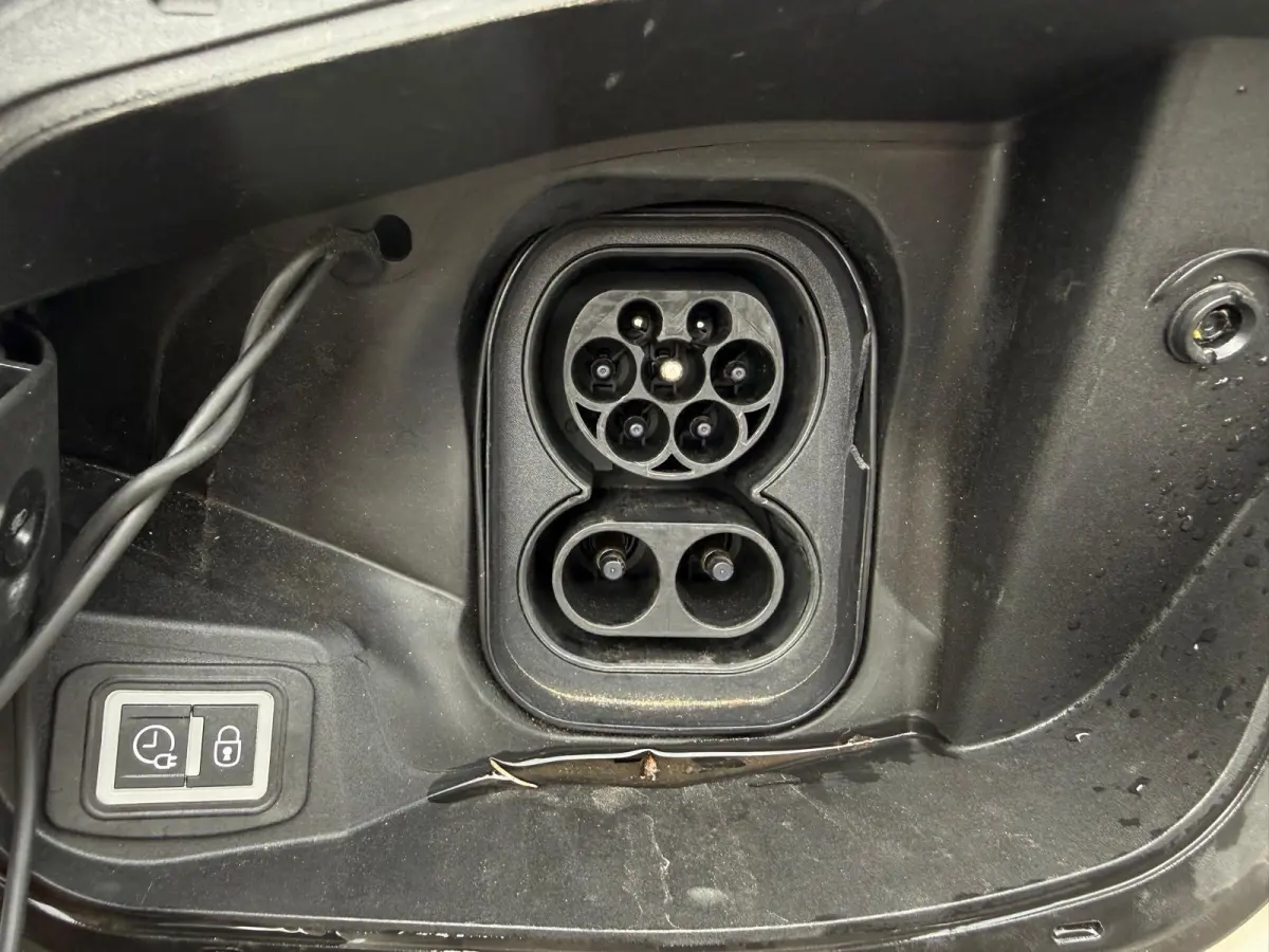 Altitude 54 kWh ACHTERUITRIJCAMERA| AIRCO AUTOMATISCH| ADAPTIEVE CRUISE CONTROL| KEYLESS ENTRY| VERWARMDE VOORRUIT| LEREN STUURWIEL|