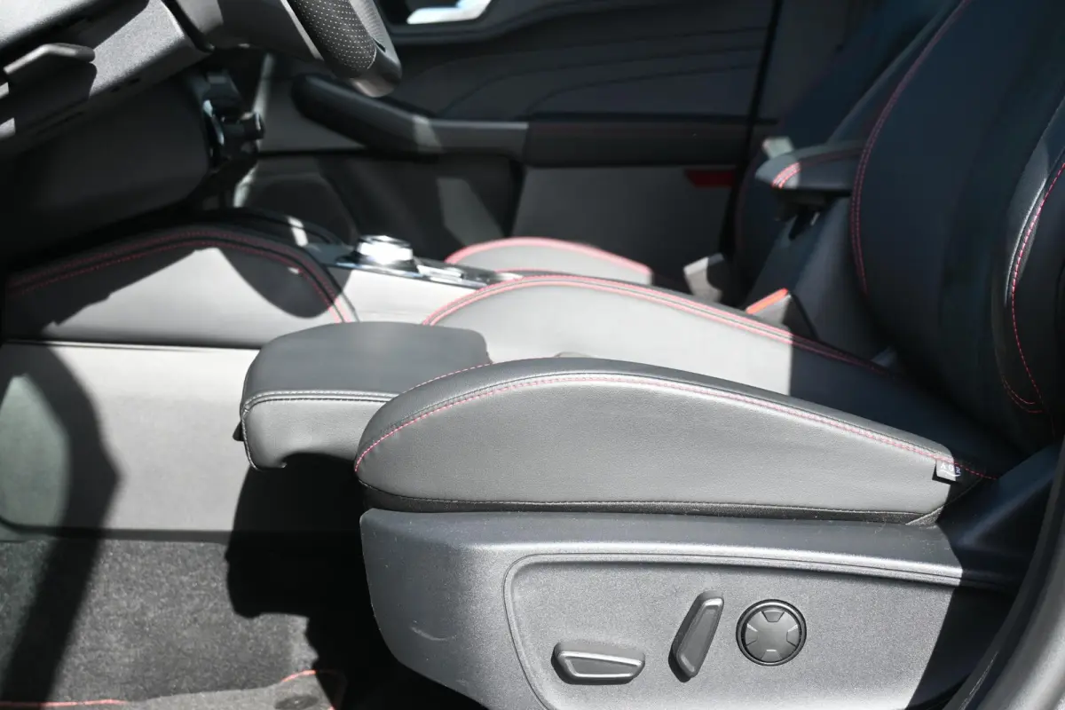 2.5i PHEV Aut. 178kW ST-Line X | Elektrisch wegklapbare trekhaak | Head-up Display | 20" lichtmetaal | Adaptieve ledverlichting met "Coast to Coast"
