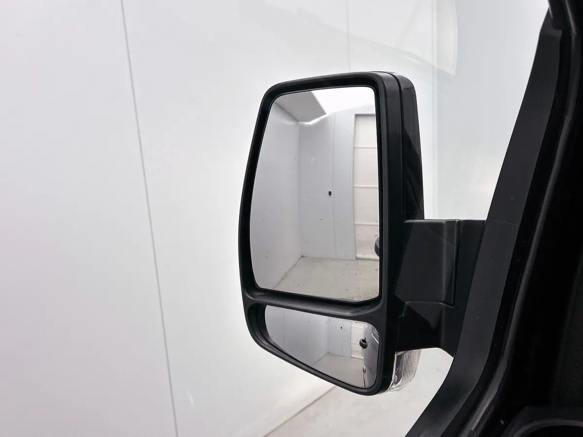 130pk Automaat L2H1 Trend Navigatie Camera Apple Carplay Trekhaak Cruise control Airco