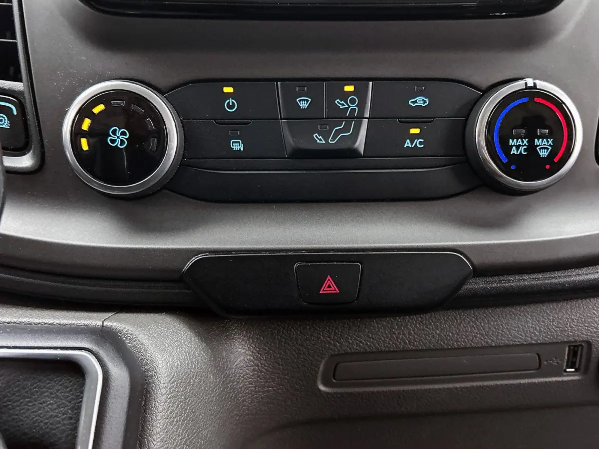 130pk Automaat L2H1 Trend Navigatie Camera Apple Carplay Trekhaak Cruise control Airco