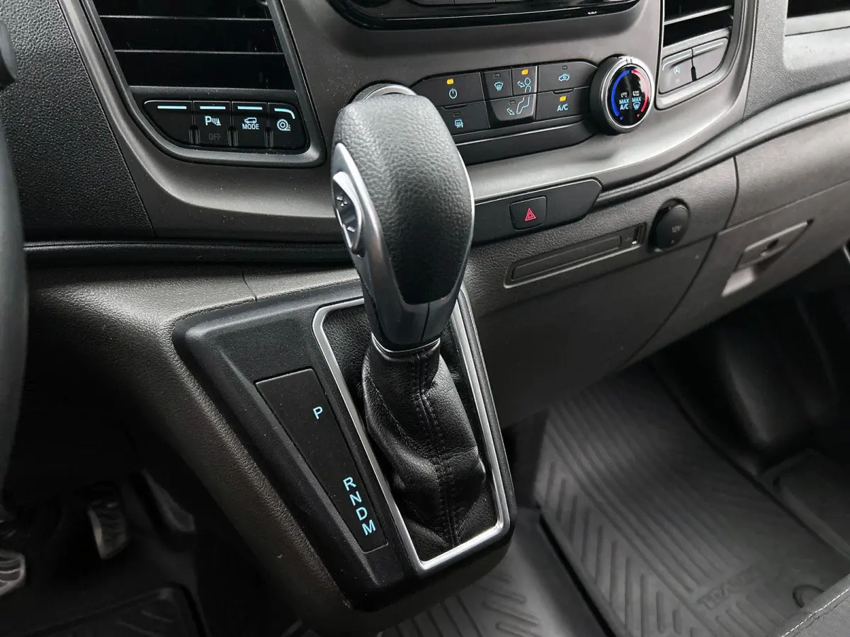 130pk Automaat L2H1 Trend Navigatie Camera Apple Carplay Trekhaak Cruise control Airco