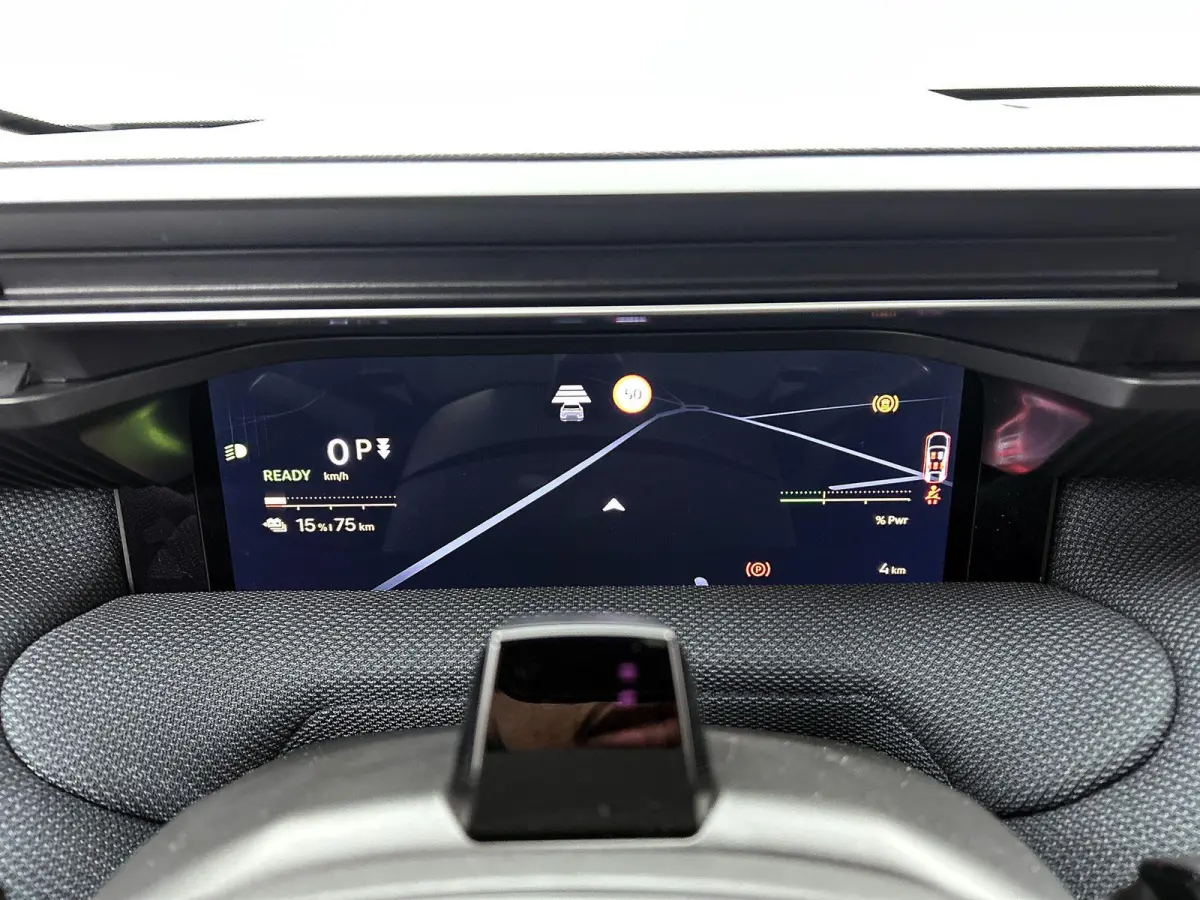 Plus Comfort Range 74 kWh | Navigatie | Accu 99% | Handsfree Kofferklep | Apple Carplay/Android Auto | Dodehoek Bewaking | Adaptieve Cruise Control | Head-Up Display |