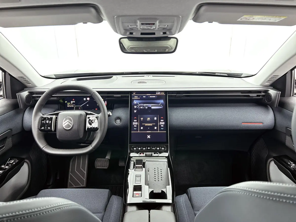 Plus Comfort Range 74 kWh | Navigatie | Accu 99% | Handsfree Kofferklep | Apple Carplay/Android Auto | Dodehoek Bewaking | Adaptieve Cruise Control | Head-Up Display |