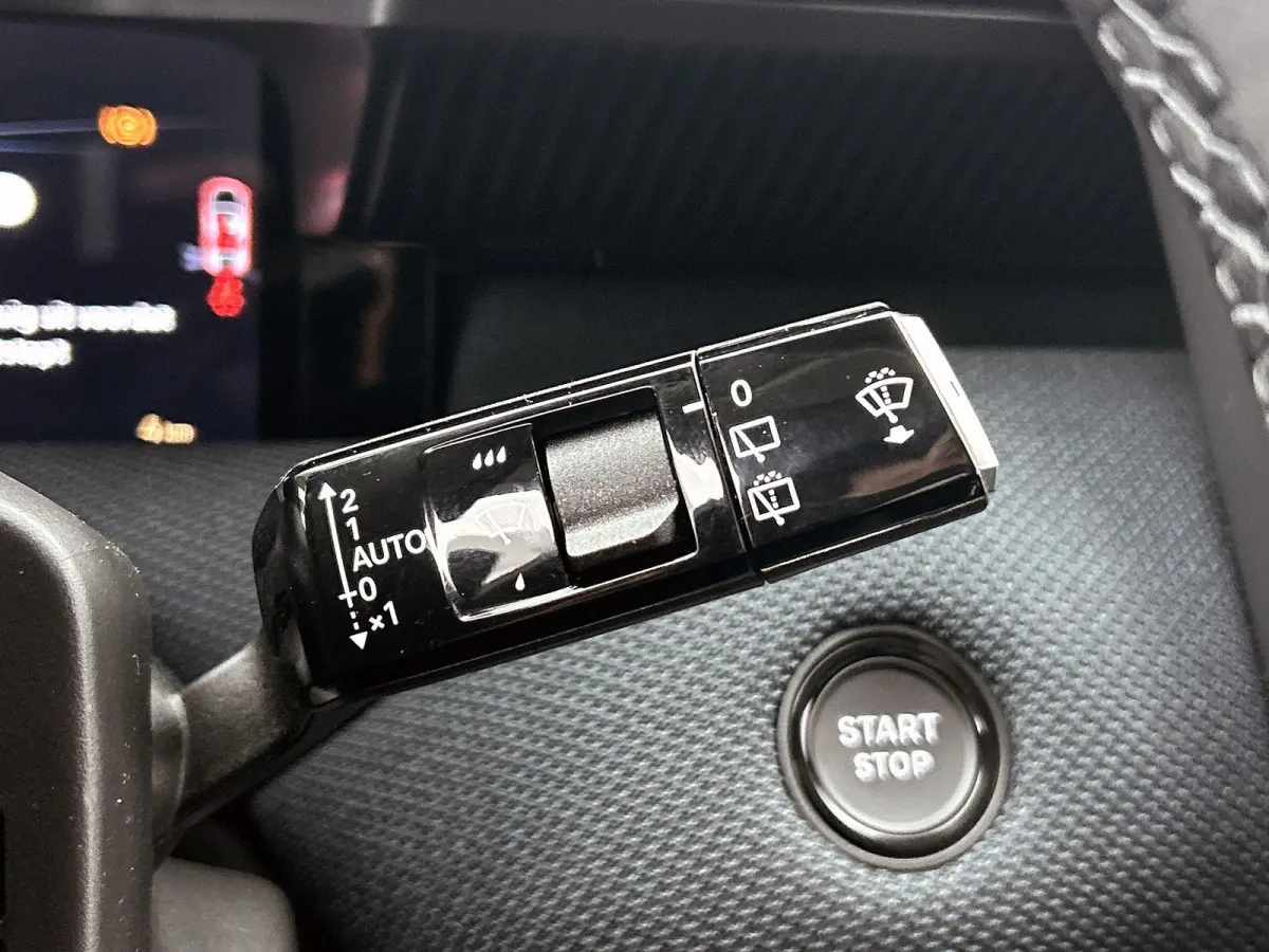 Plus Comfort Range 74 kWh | Navigatie | Accu 99% | Handsfree Kofferklep | Apple Carplay/Android Auto | Dodehoek Bewaking | Adaptieve Cruise Control | Head-Up Display |
