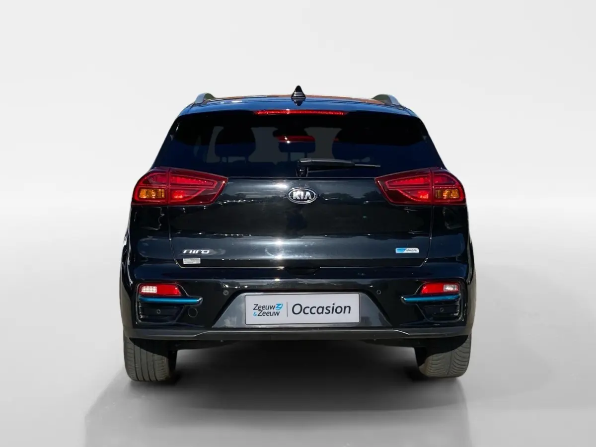 DynamicPlusLine 64 kWh Climate control | Stoel,- en stuurverwarming | Parkeercamera | Cruise control | Elek. schuif/kanteldak | 16 inch LM velgen |