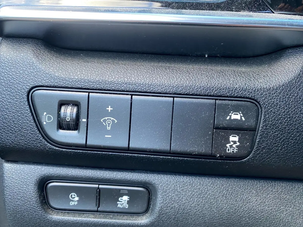 DynamicPlusLine 64 kWh Climate control | Stoel,- en stuurverwarming | Parkeercamera | Cruise control | Elek. schuif/kanteldak | 16 inch LM velgen |