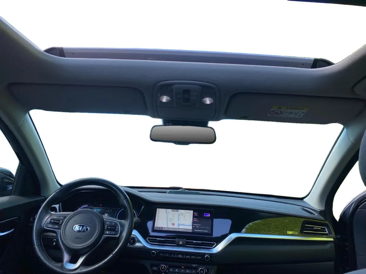 DynamicPlusLine 64 kWh Climate control | Stoel,- en stuurverwarming | Parkeercamera | Cruise control | Elek. schuif/kanteldak | 16 inch LM velgen |