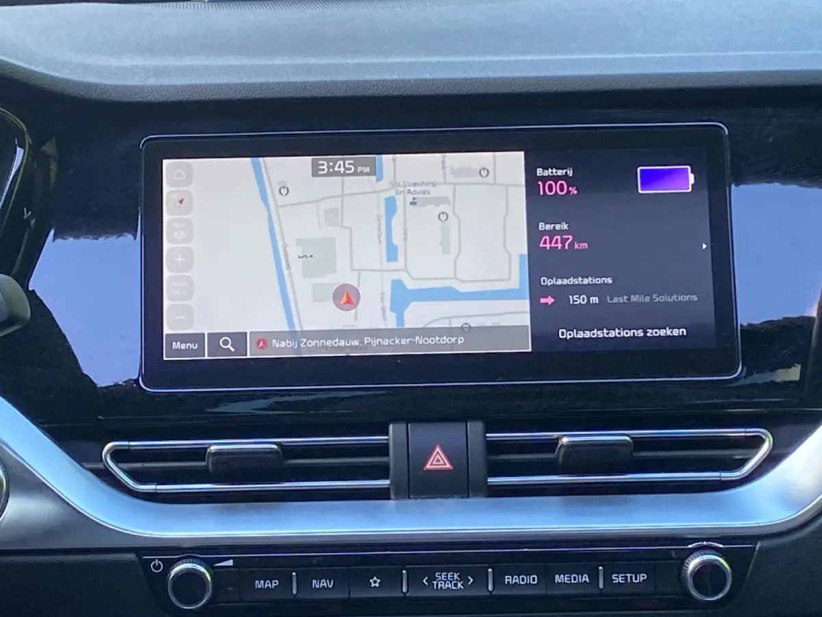 DynamicPlusLine 64 kWh Climate control | Stoel,- en stuurverwarming | Parkeercamera | Cruise control | Elek. schuif/kanteldak | 16 inch LM velgen |