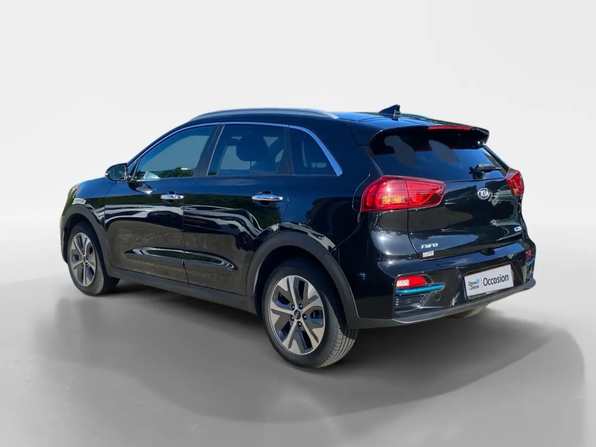 DynamicPlusLine 64 kWh Climate control | Stoel,- en stuurverwarming | Parkeercamera | Cruise control | Elek. schuif/kanteldak | 16 inch LM velgen |