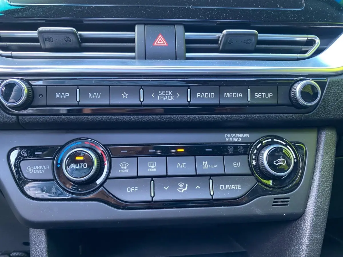 DynamicPlusLine 64 kWh Climate control | Stoel,- en stuurverwarming | Parkeercamera | Cruise control | Elek. schuif/kanteldak | 16 inch LM velgen |