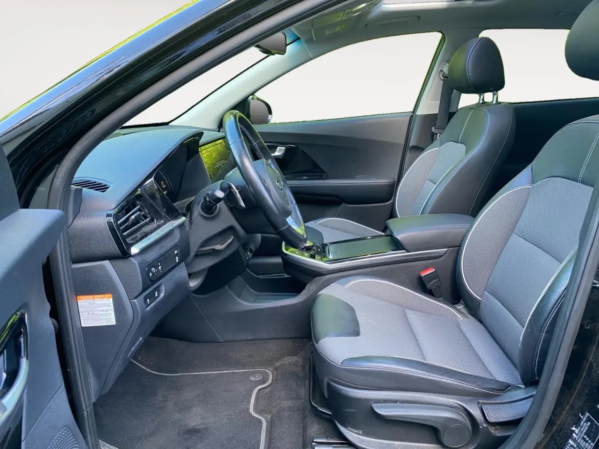 DynamicPlusLine 64 kWh Climate control | Stoel,- en stuurverwarming | Parkeercamera | Cruise control | Elek. schuif/kanteldak | 16 inch LM velgen |