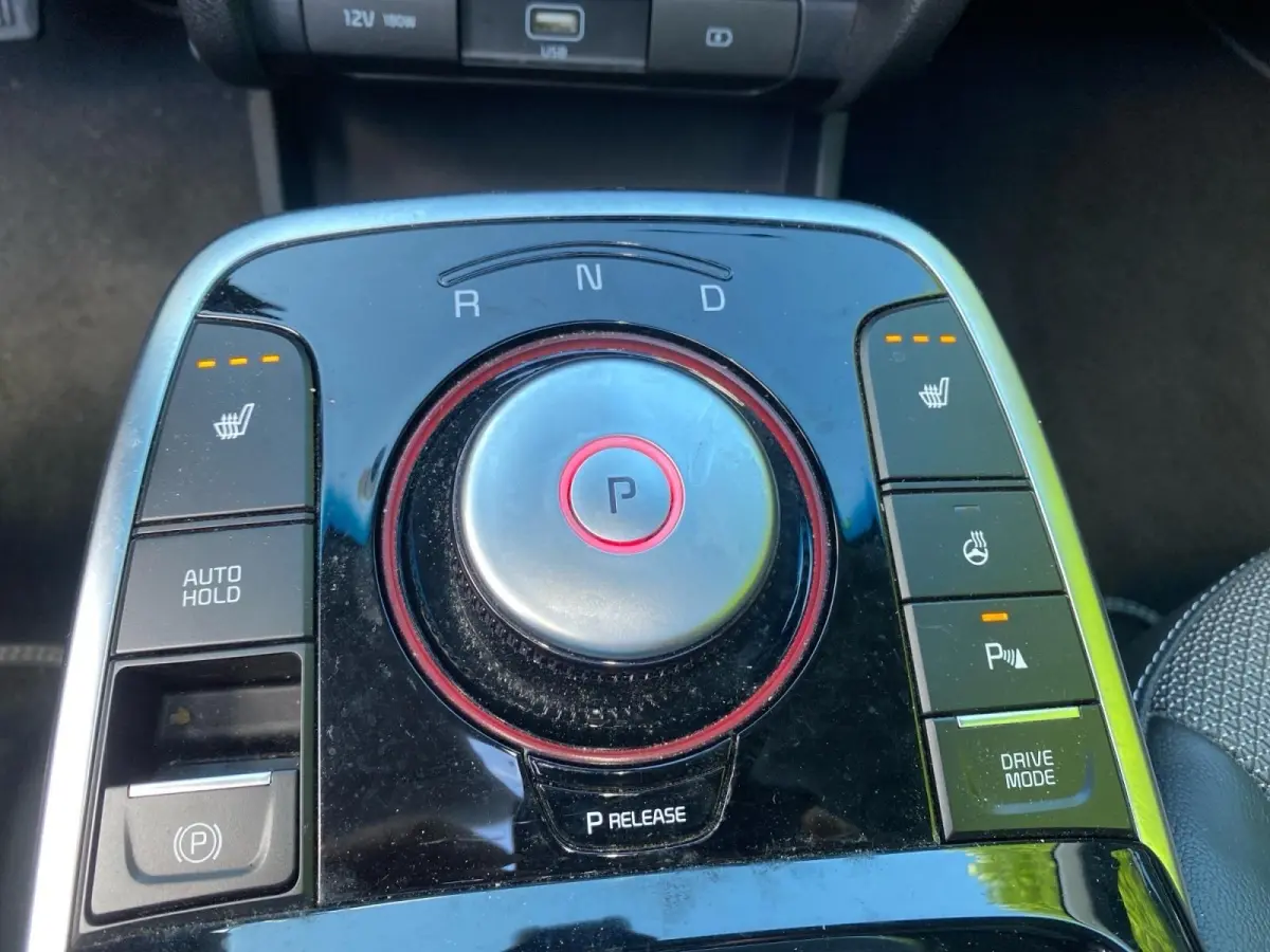 DynamicPlusLine 64 kWh Climate control | Stoel,- en stuurverwarming | Parkeercamera | Cruise control | Elek. schuif/kanteldak | 16 inch LM velgen |
