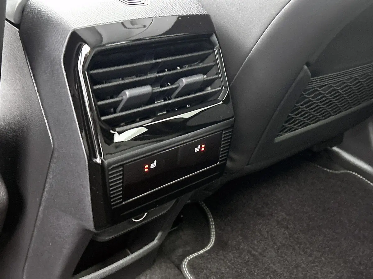 Max Comfort Range 74 kWh | Elektrisch Verstelbare Massagestoelen | Accu 99% | Navigatie | Panoramisch Schuif/Kantel Dak | Handsfree Kofferbak | Matrix Koplampen |