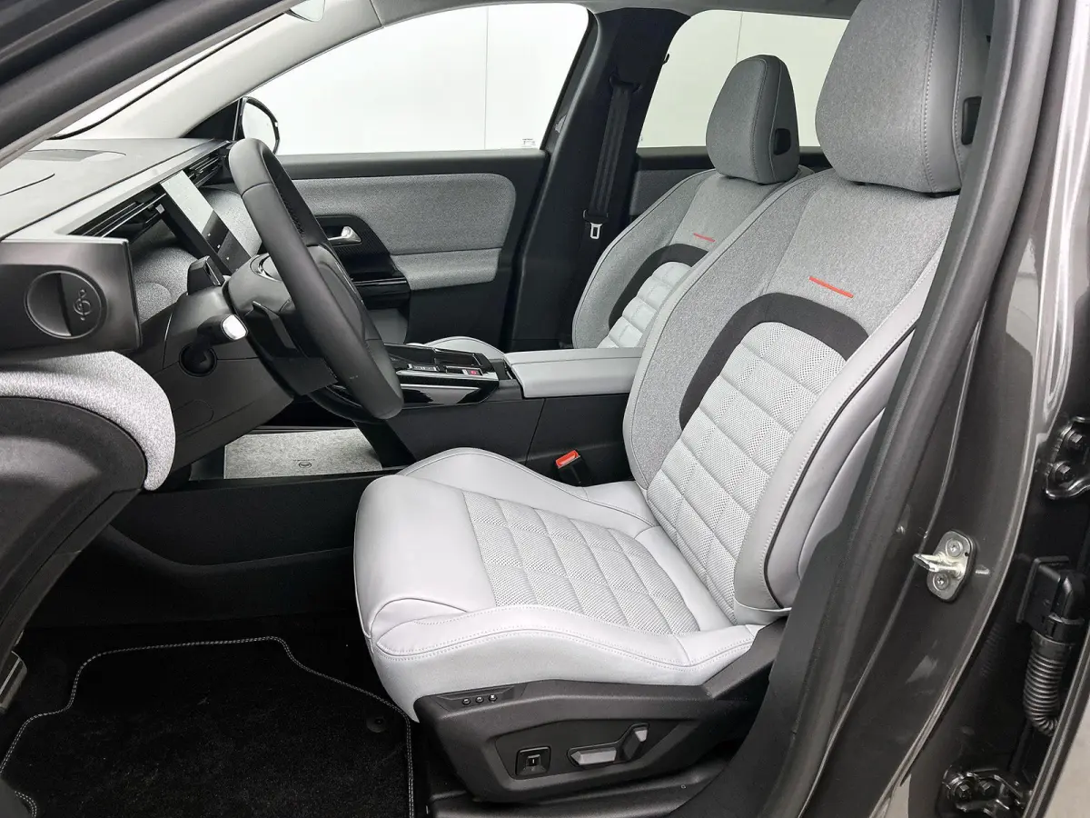 Max Comfort Range 74 kWh | Elektrisch Verstelbare Massagestoelen | Accu 99% | Navigatie | Panoramisch Schuif/Kantel Dak | Handsfree Kofferbak | Matrix Koplampen |