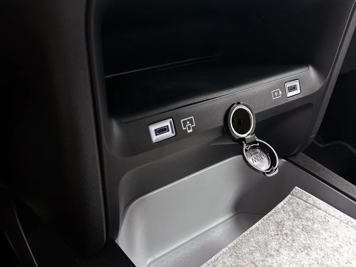 Max Comfort Range 74 kWh | Elektrisch Verstelbare Massagestoelen | Accu 99% | Navigatie | Panoramisch Schuif/Kantel Dak | Handsfree Kofferbak | Matrix Koplampen |