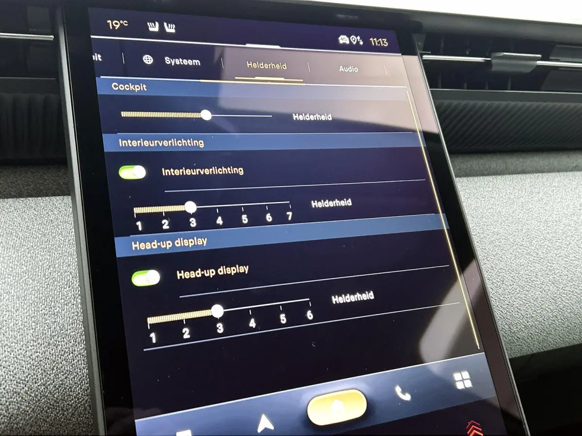 Max Comfort Range 74 kWh | Elektrisch Verstelbare Massagestoelen | Accu 99% | Navigatie | Panoramisch Schuif/Kantel Dak | Handsfree Kofferbak | Matrix Koplampen |