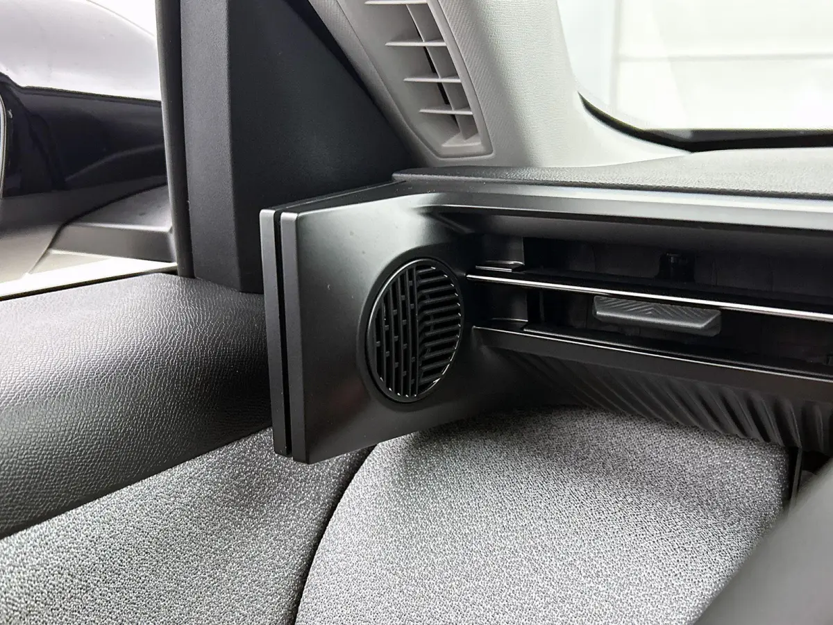 Max Comfort Range 74 kWh | Elektrisch Verstelbare Massagestoelen | Accu 99% | Navigatie | Panoramisch Schuif/Kantel Dak | Handsfree Kofferbak | Matrix Koplampen |