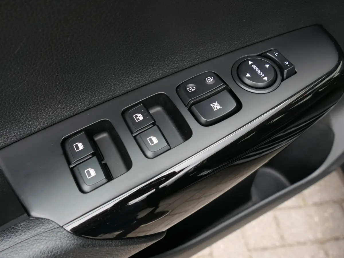 1.0 DPi DynamicLine | All-In | Automaat | Draadloos Apple-/Android Carplay | Achteruitrijcamera | Cruise Control | Airco | Origineel Nederlands