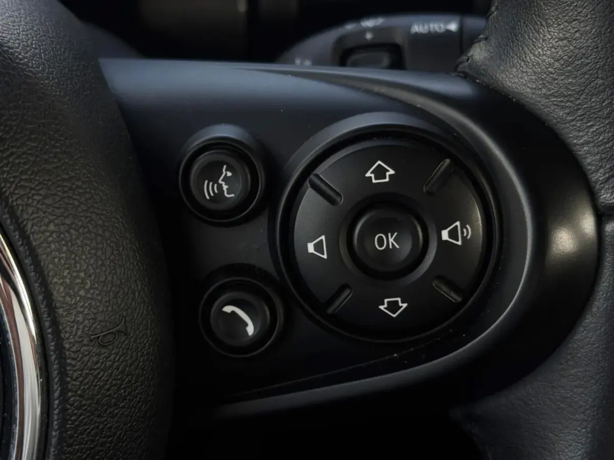 1.5 Cooper Business Edition(NL-auto, Goed onderh, Carplay, Navi, StoelV, Climate Con, Automaat, PDC V+A, Etc)